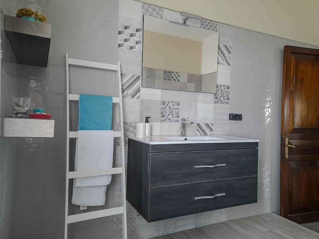 Mari & Monti Bed & Breakfast Giba Luaran gambar
